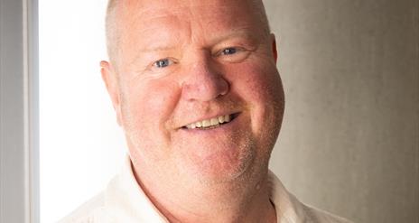 A Hosting: Martin Doyle