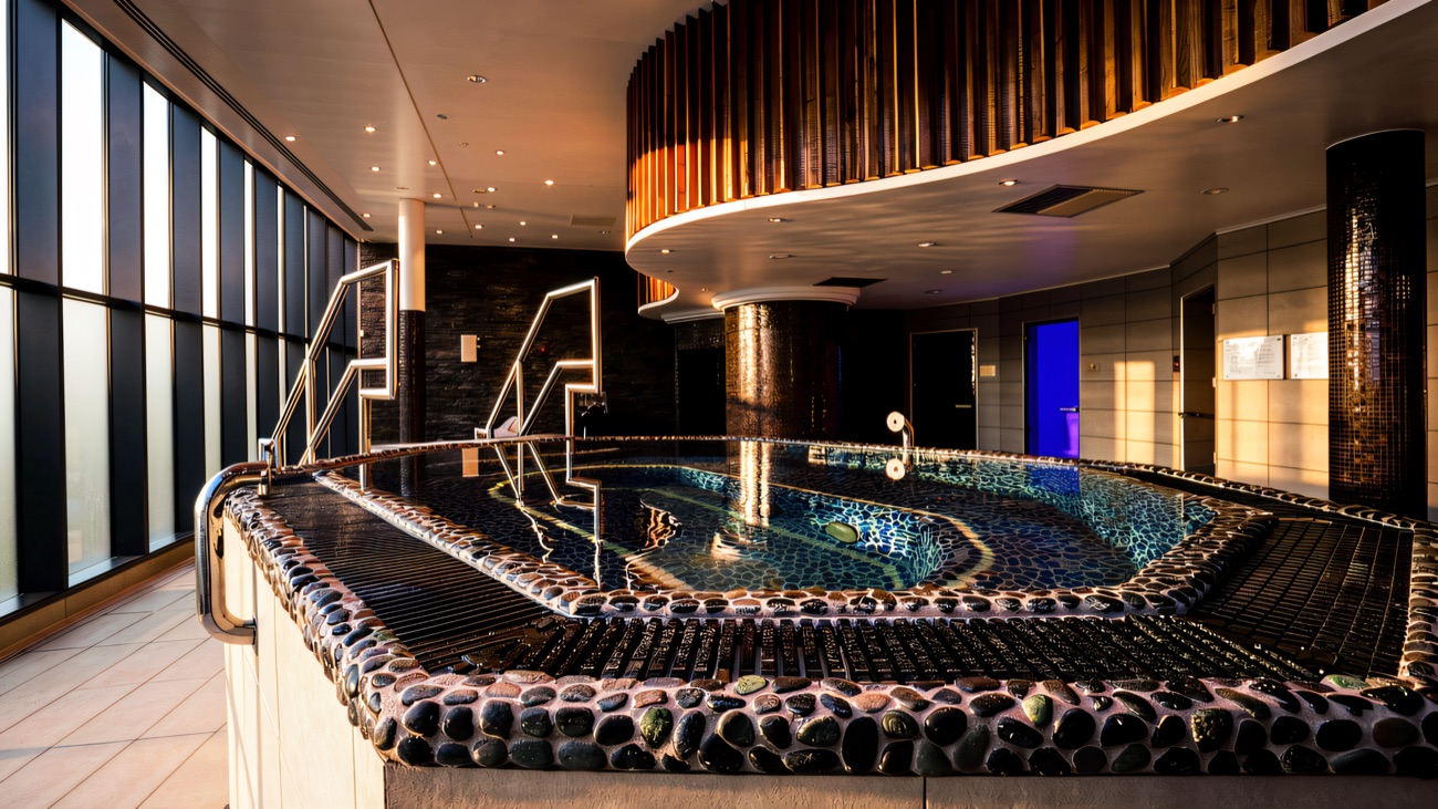 Warm hydrotherapy pool with bubble loungers