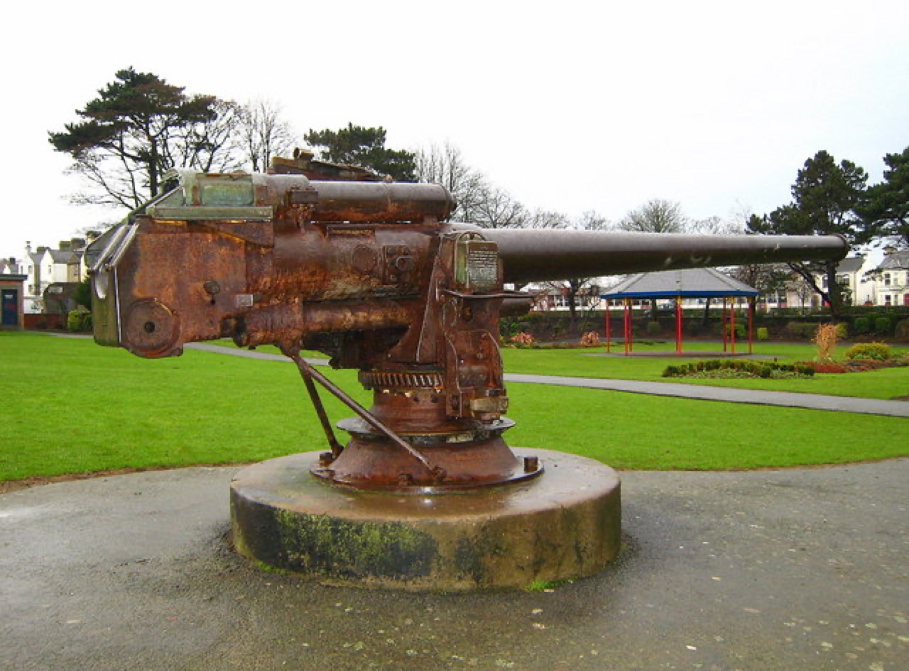 The WWI German submarine deck gun in Ward Park Bangor